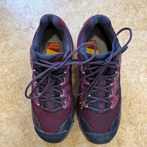 La Sportiva Ultra Raptor II GTX gortex women's 6.5, red plum, hiking shoes